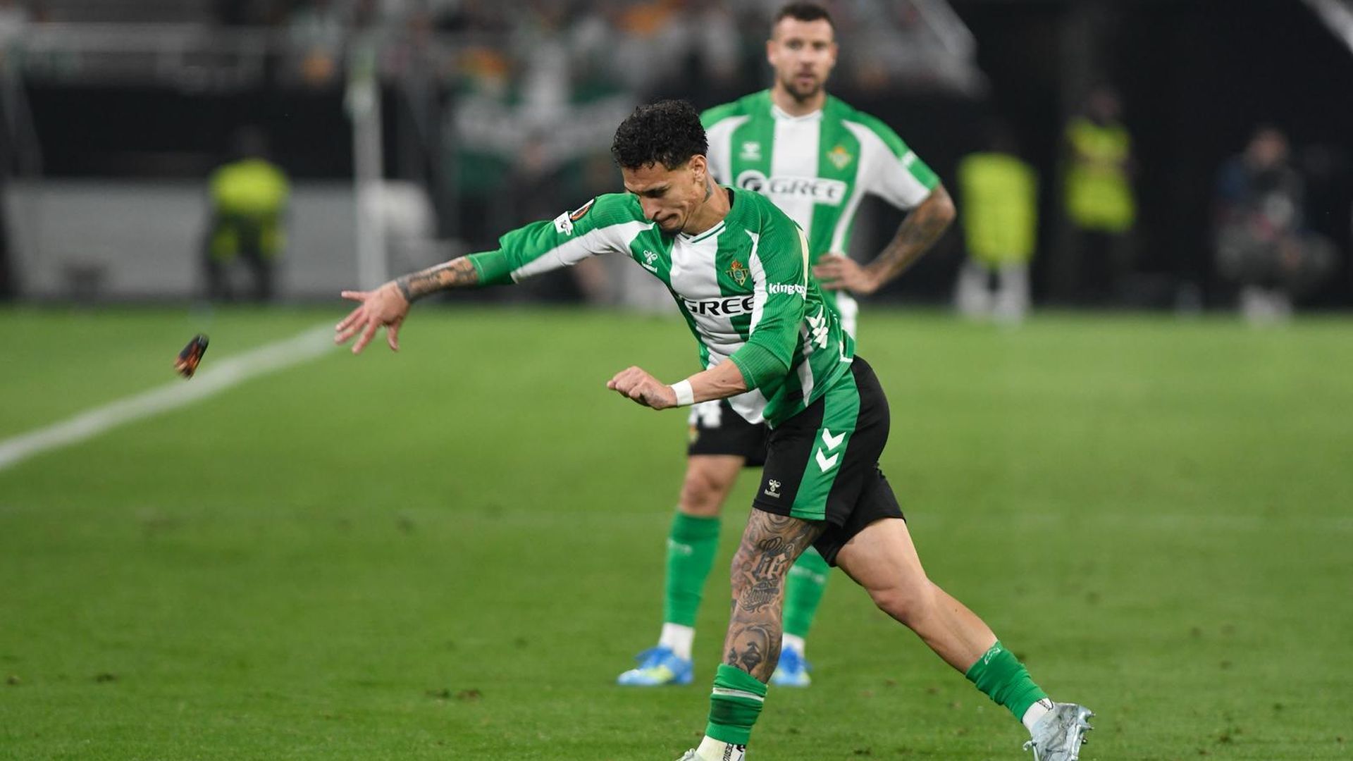 Antony se marcha enfadado del Betis-Braga