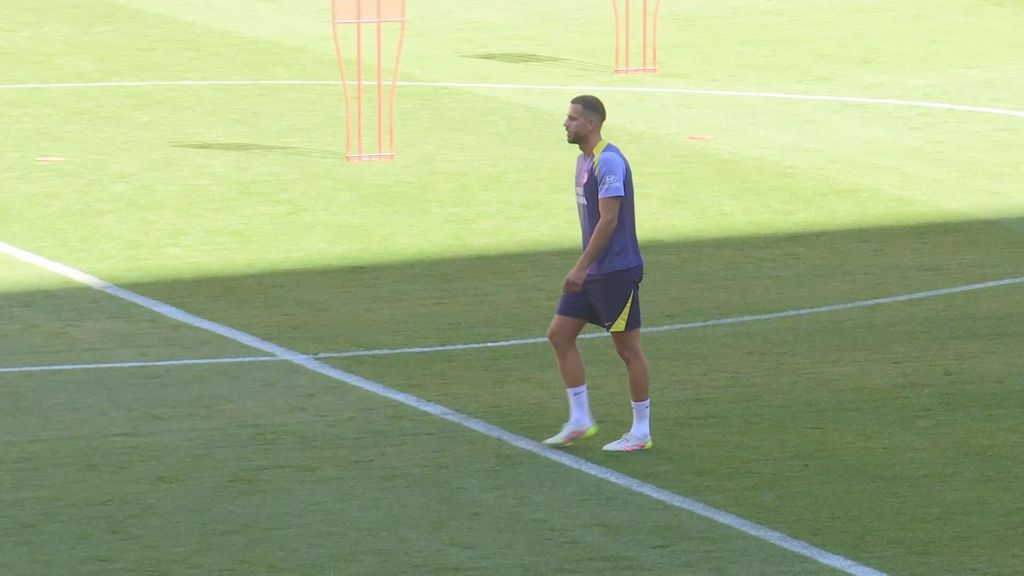 David Hancko se prueba antes de la final de Copa