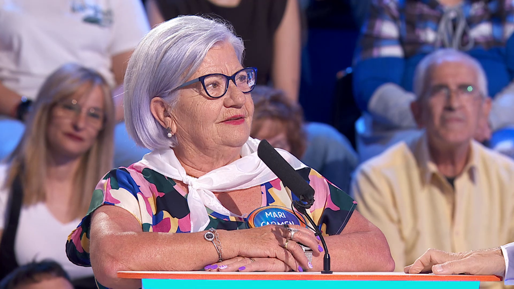 El divertido momento de "la superabuela Mari Carmen" con Carlos Sobera: “He venido a buscarte a ti”