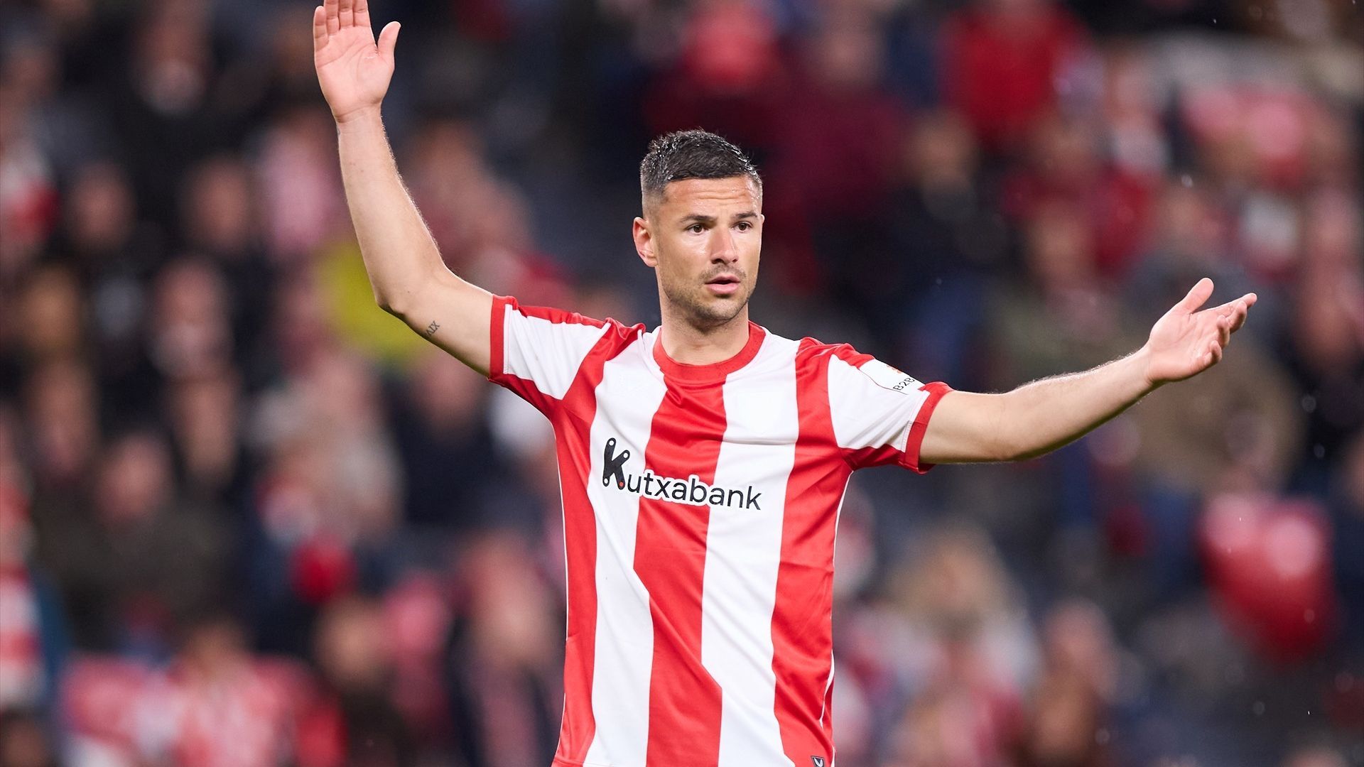 Gesto de Gorka Guruzeta ante el Villarreal en San Mamés