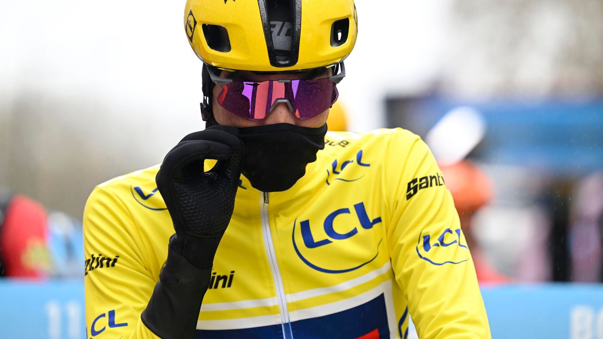 Juan Ayuso, durante una etapa de la París-Niza