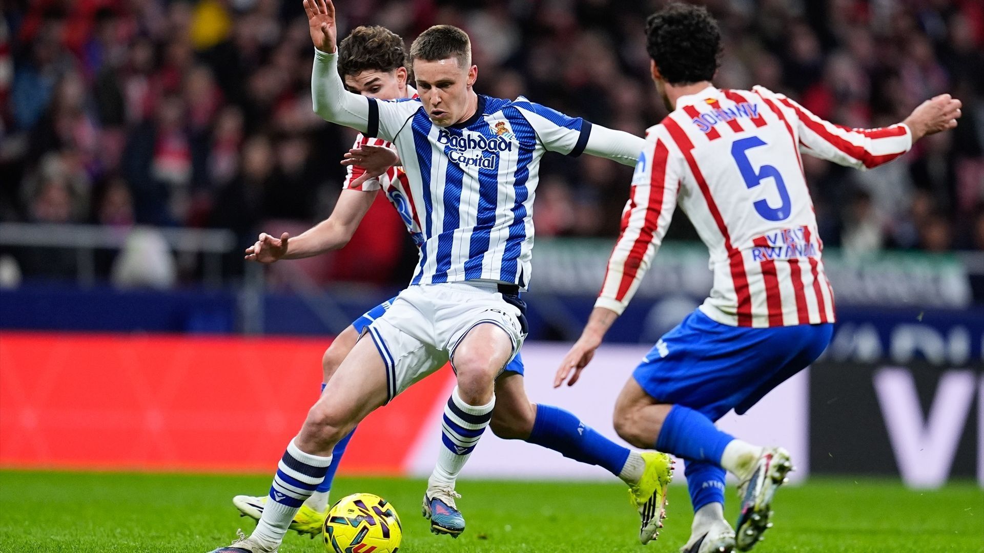 Julián Álvarez, Beñat Turrientes y Johnny Cardoso en un Atlético de Madrid - Real Sociedad esta temporada