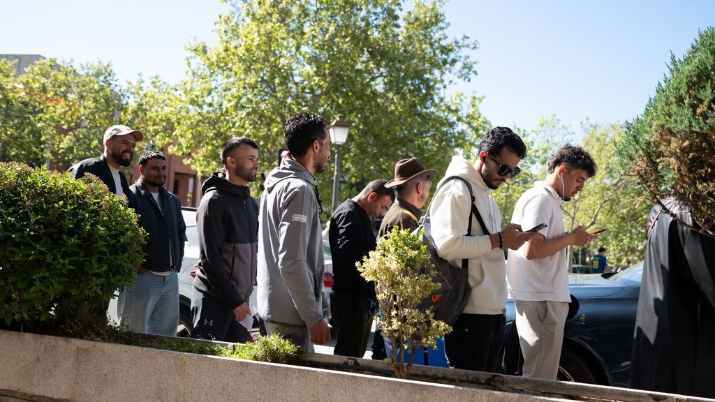 El pacto PP-Vox en Extremadura defiende el principio de 'españoles primero' en pleno proceso de regularización de inmigrantes