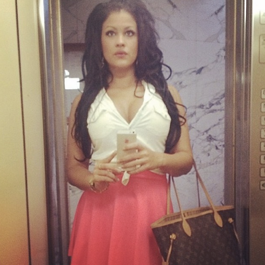 Ylenia, de morena, en sus años de adolescencia