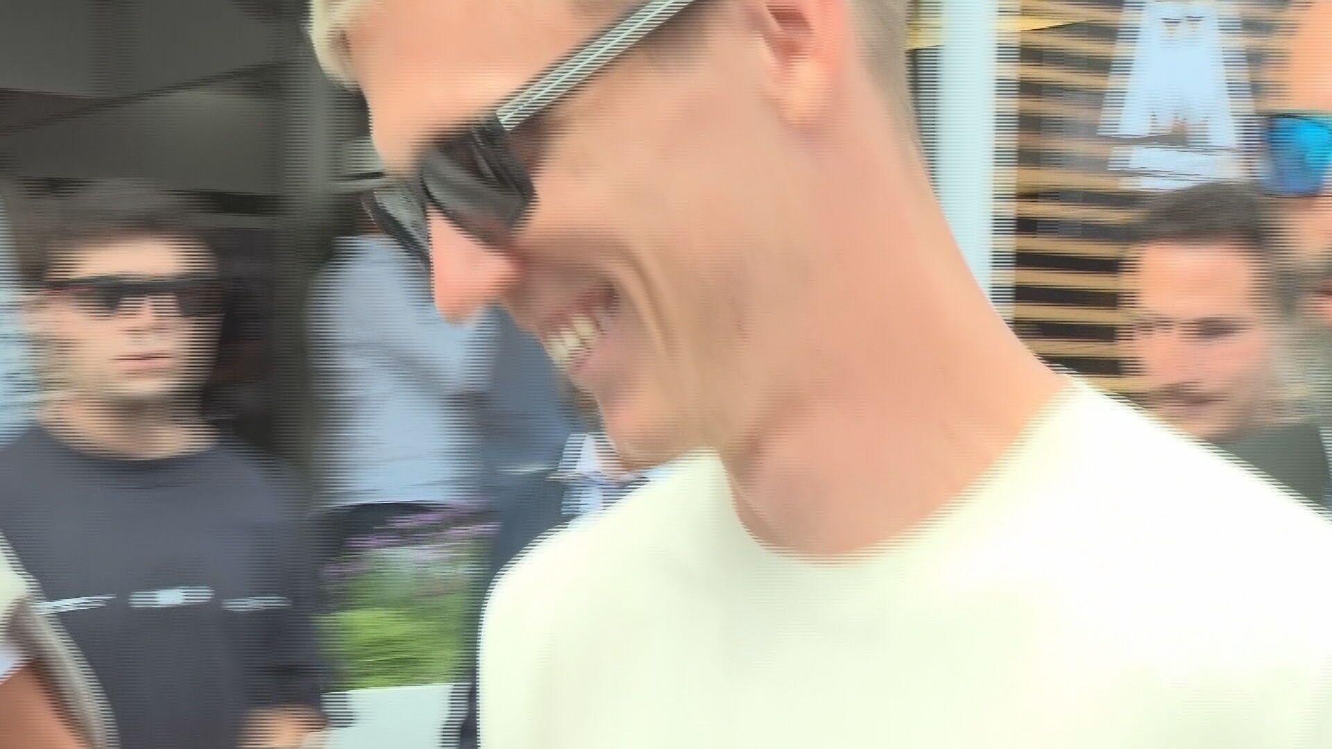 Dani Olmo se ríe tras ser preguntado por las polémicas arbitrales