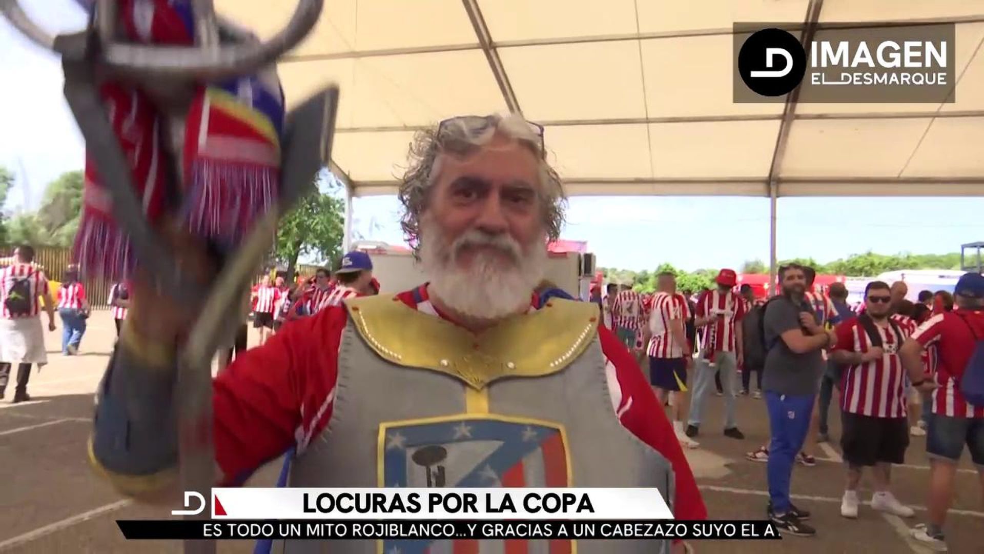 El aficionado del Atleti vestido de Neptuno