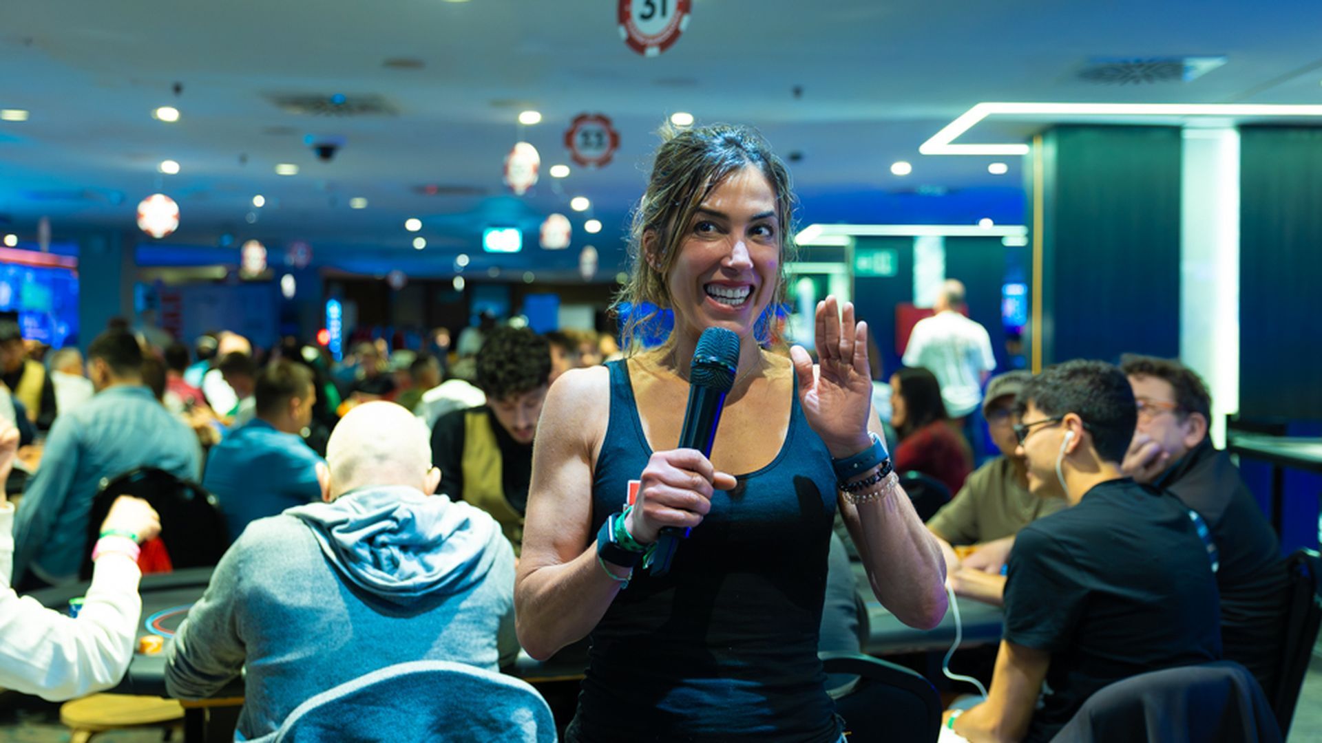 Leo Margets hace el shuffle up and deal del Día 2