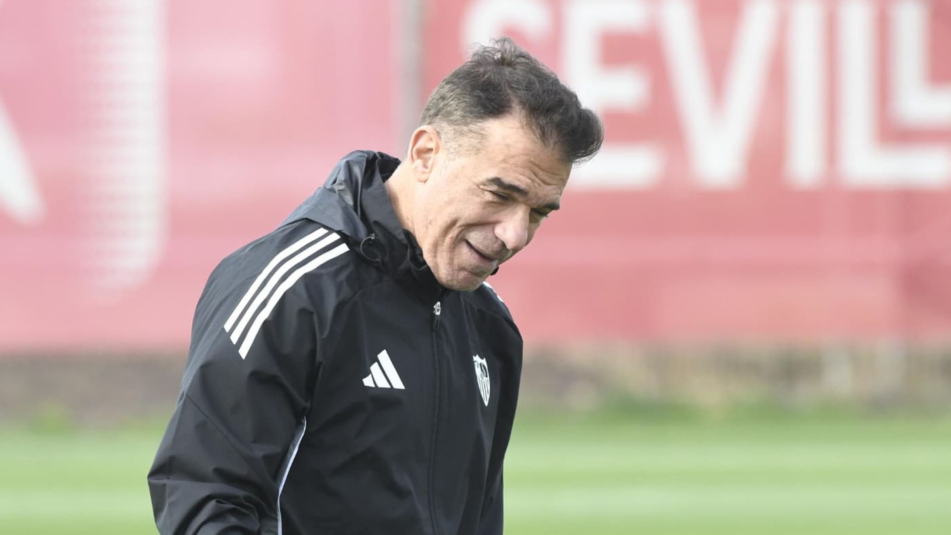 Luis García Plaza, en el entrenamiento del Sevilla de este jueves