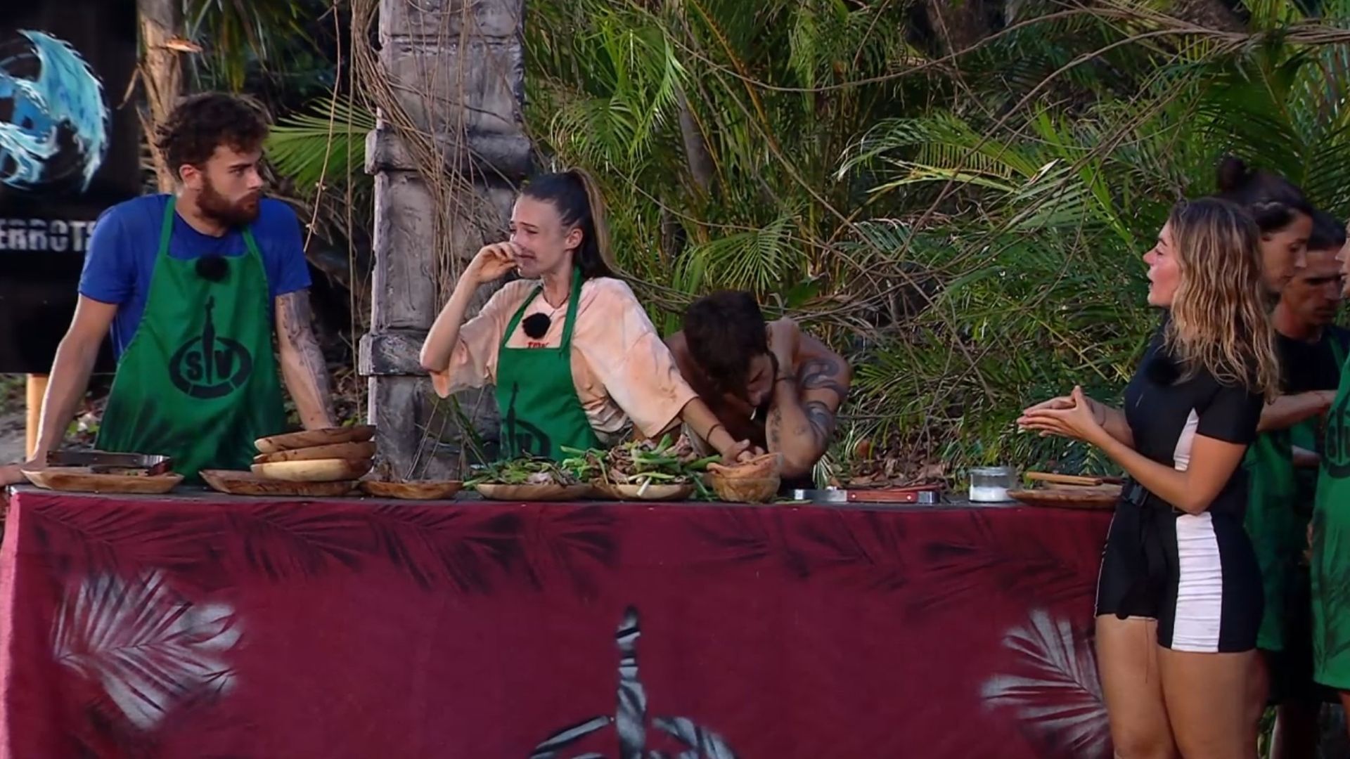 Claudia y Almudena, más lejos que nunca: así ha sido su última gran discusión en directo en 'Supervivientes'