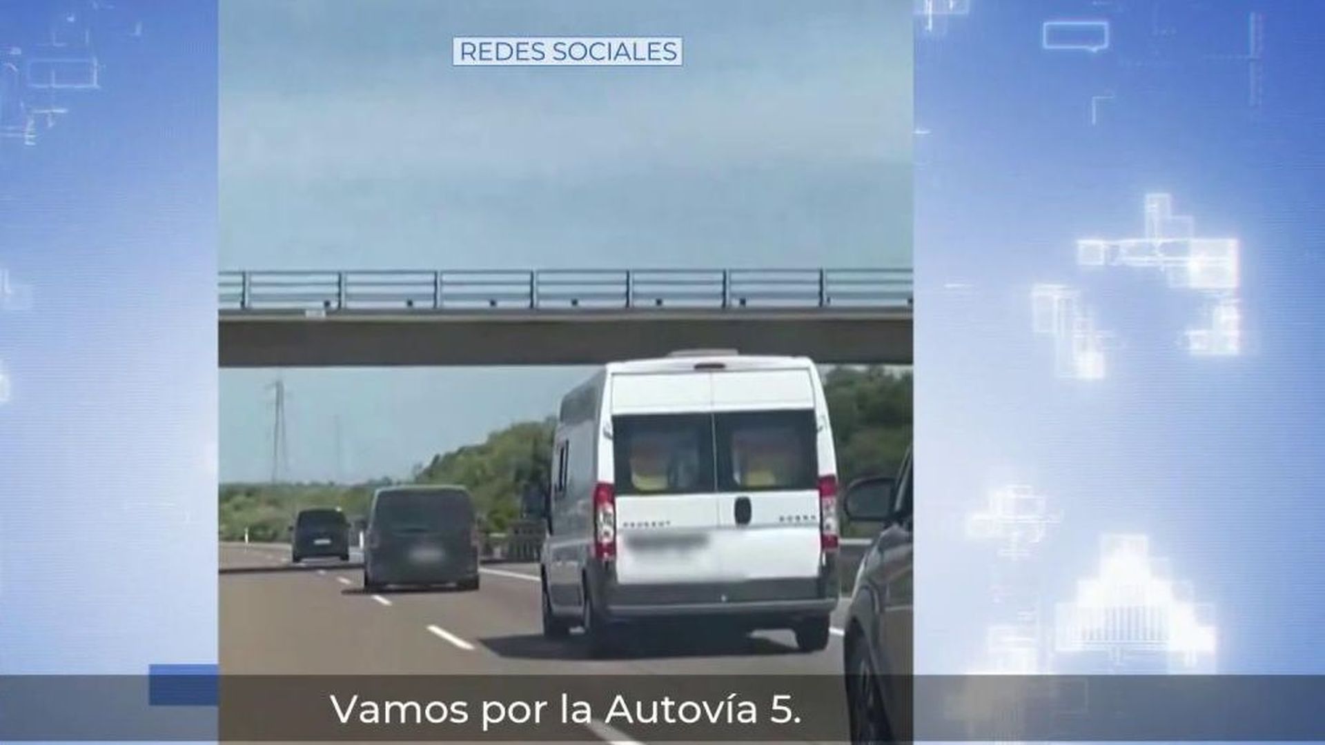 En vídeo | Hinchas de la Real Sociedad acosan a una furgoneta por llevar la bandera española