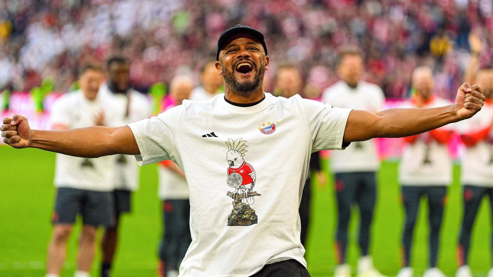 Kompany celebrando el título del Bayern