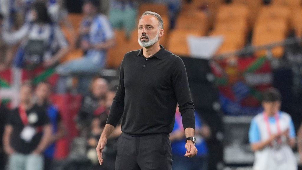 La afición de la Real Sociedad se rinde a Matarazzo, el 'hombre milagro'