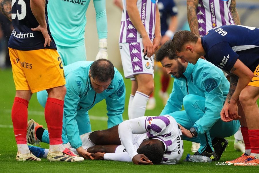 Noah Ohio, tendido en el césped ante el Andorra.