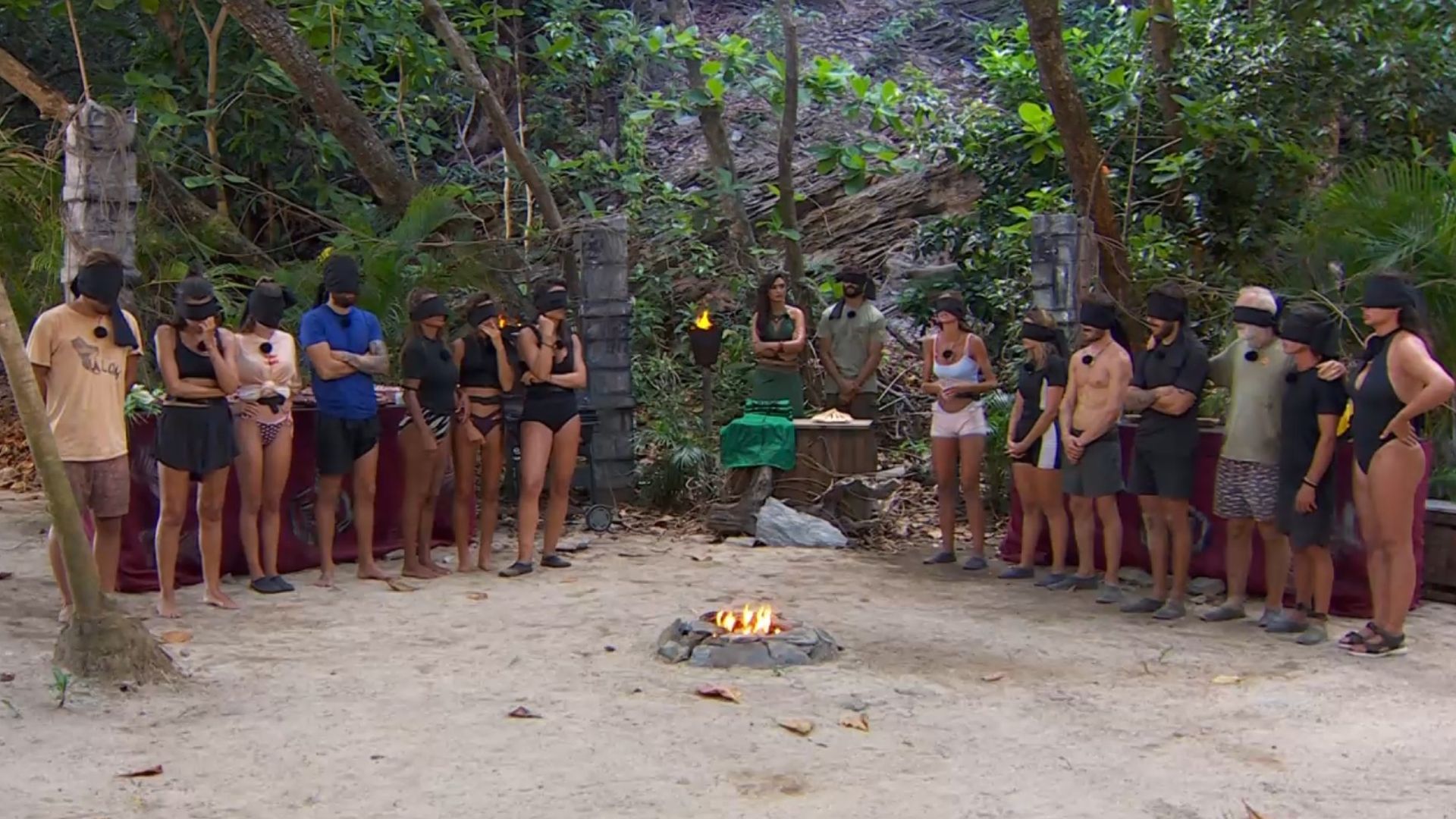 Salta la tensión antes del dilema al que se ha enfrentado Gerard Arias entre Ingrid y Claudia Chacón: esto ha ocurrido durante la publicidad Supervivientes 2026 Conexión Honduras Top Vídeos 730