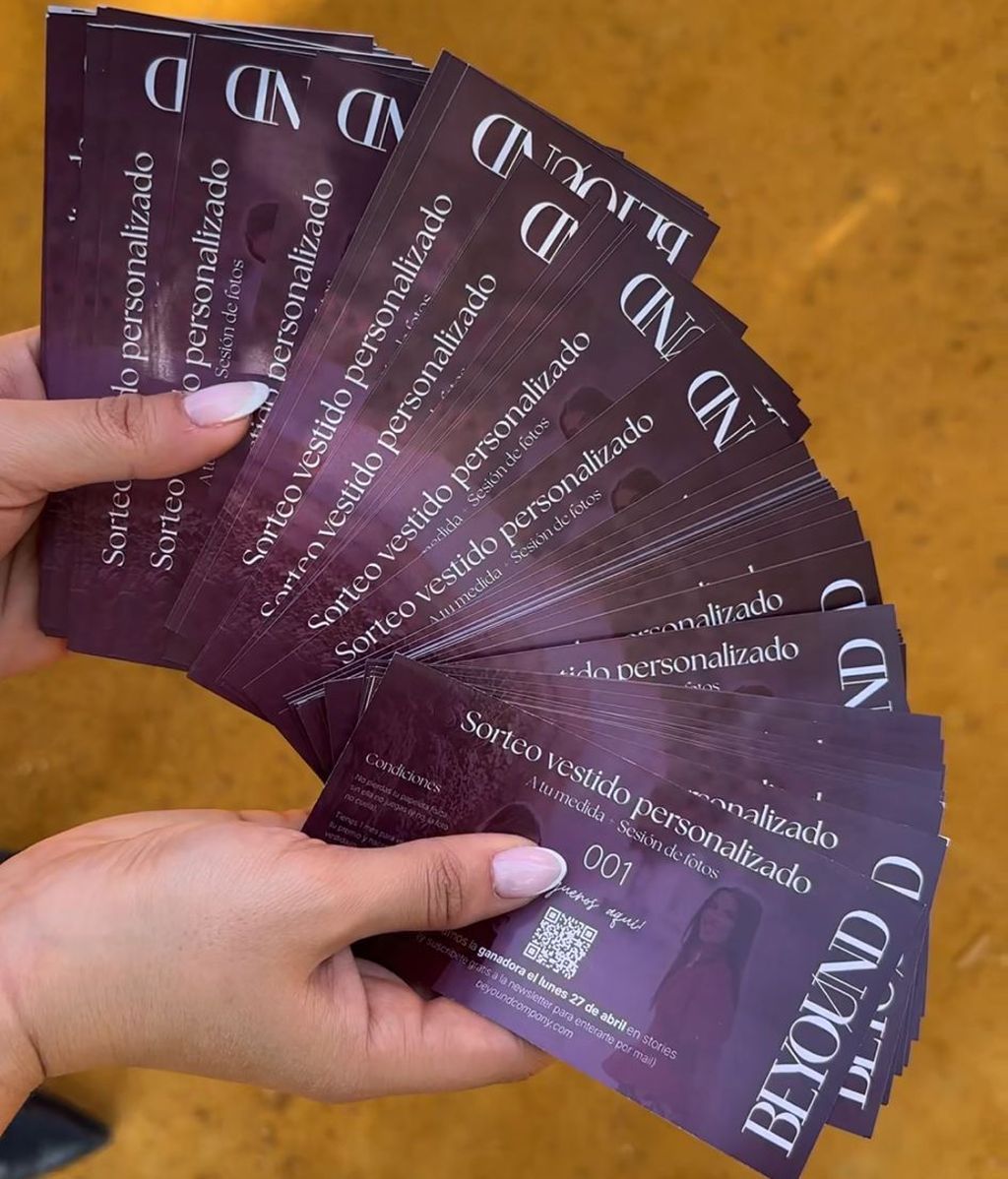 Tarjetas que se van a repartir por el Real de la Feria de Sevilla