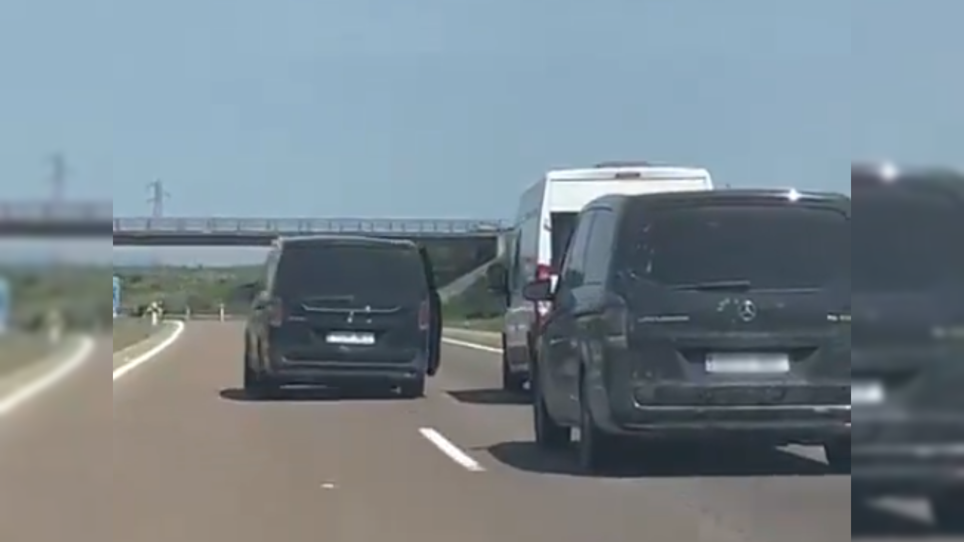 Aficionados de la Real Sociedad usan sus furgonetas para intimitar a aficionados del Atlético