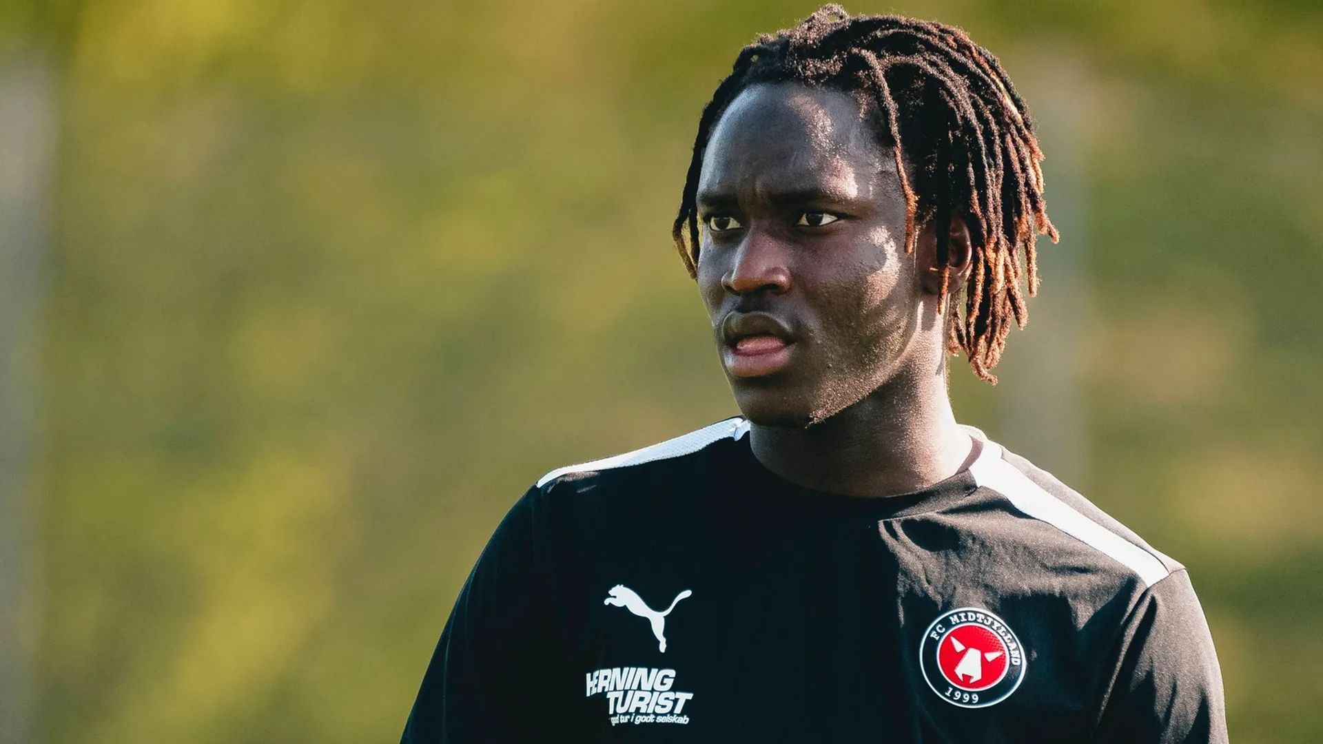 Alamara Djabi durante un entrenamiento del Midtjylland