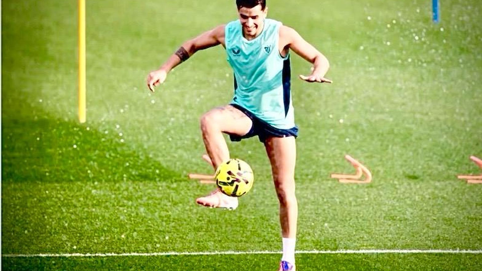 Beñat Prados trabaja en solitario en el entrenamiento en Lezama