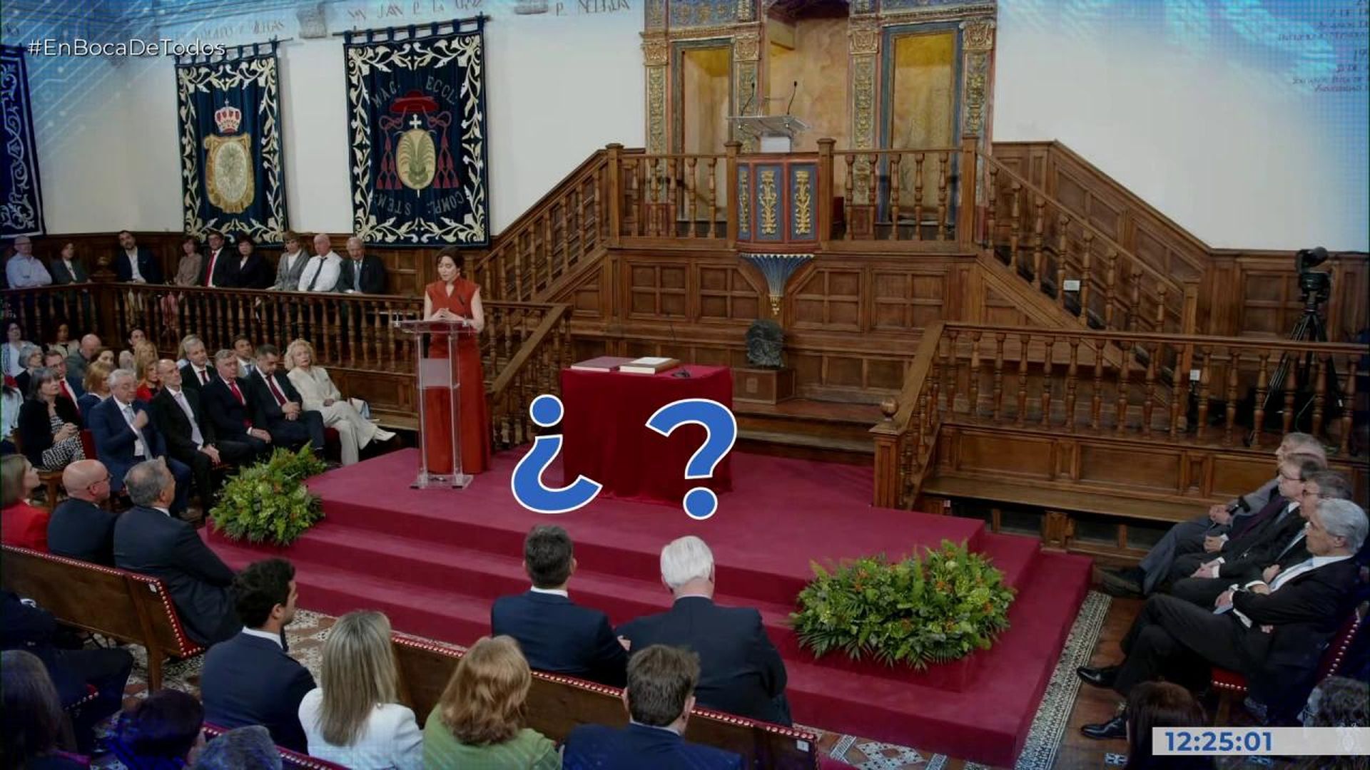 Carlos Mayor Oreja se queda dormido durante una intervención de Ayuso en la Universidad de Alcalá