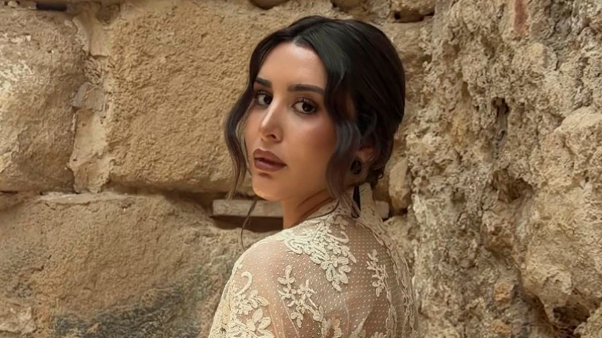 Críticas a Marina García por su vestido para el primer día de la Feria de Abril de Sevilla