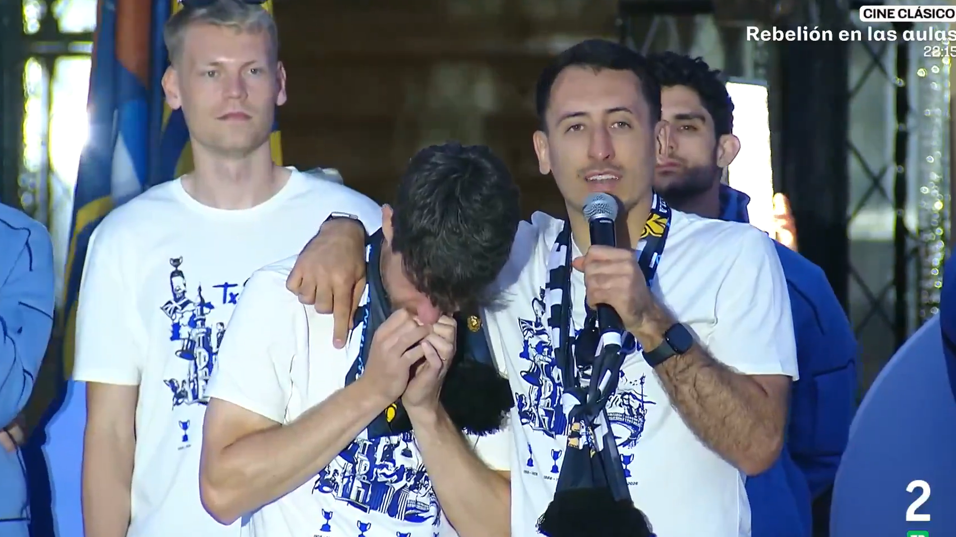 El momento de Oyarzabal con un Aritz Elustondo que rompe a llorar