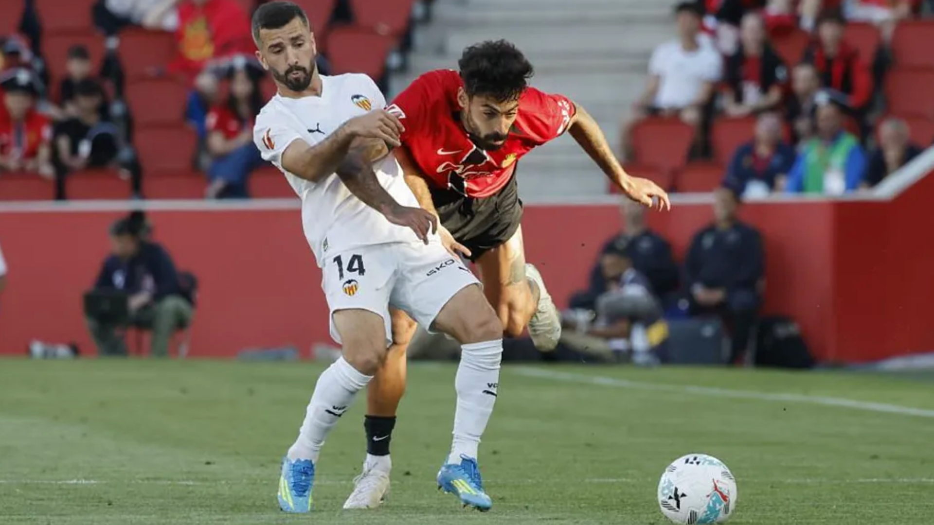 Gayà en Mallorca ante Samú Costa