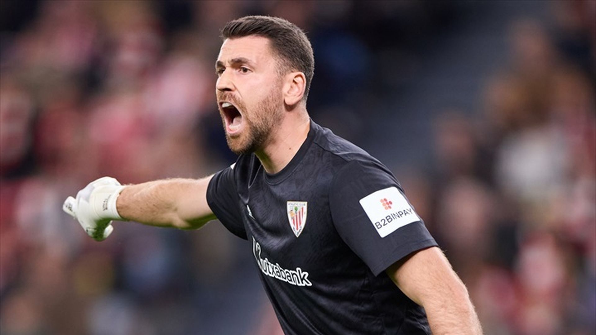 Gritos del portero Unai Simón en un partido en San Mamés