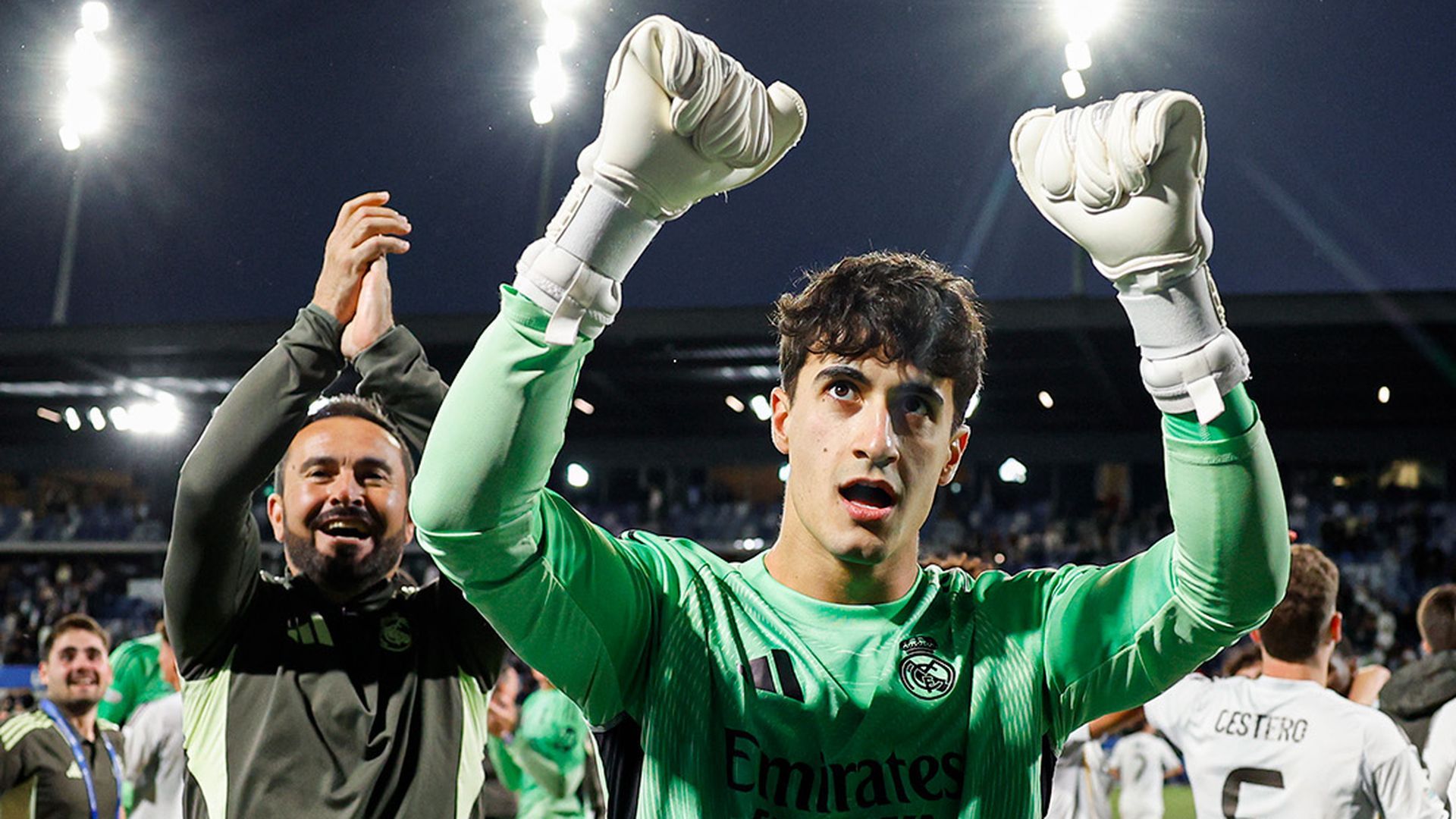 Javi Navarro celebrando el título de la Youth League