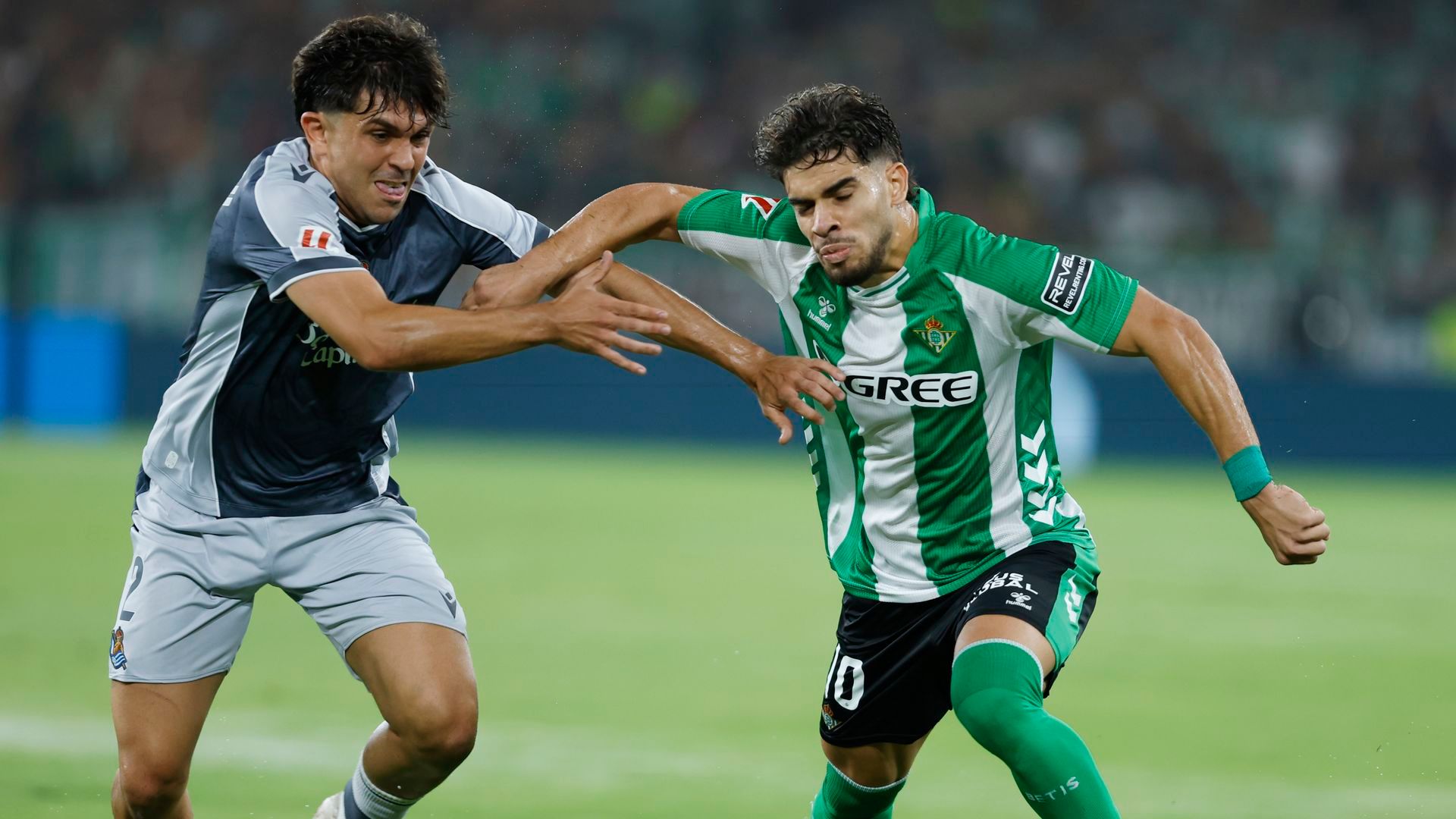 Jon Mikel Aramburu pugna con Ez Abde en La Cartuja