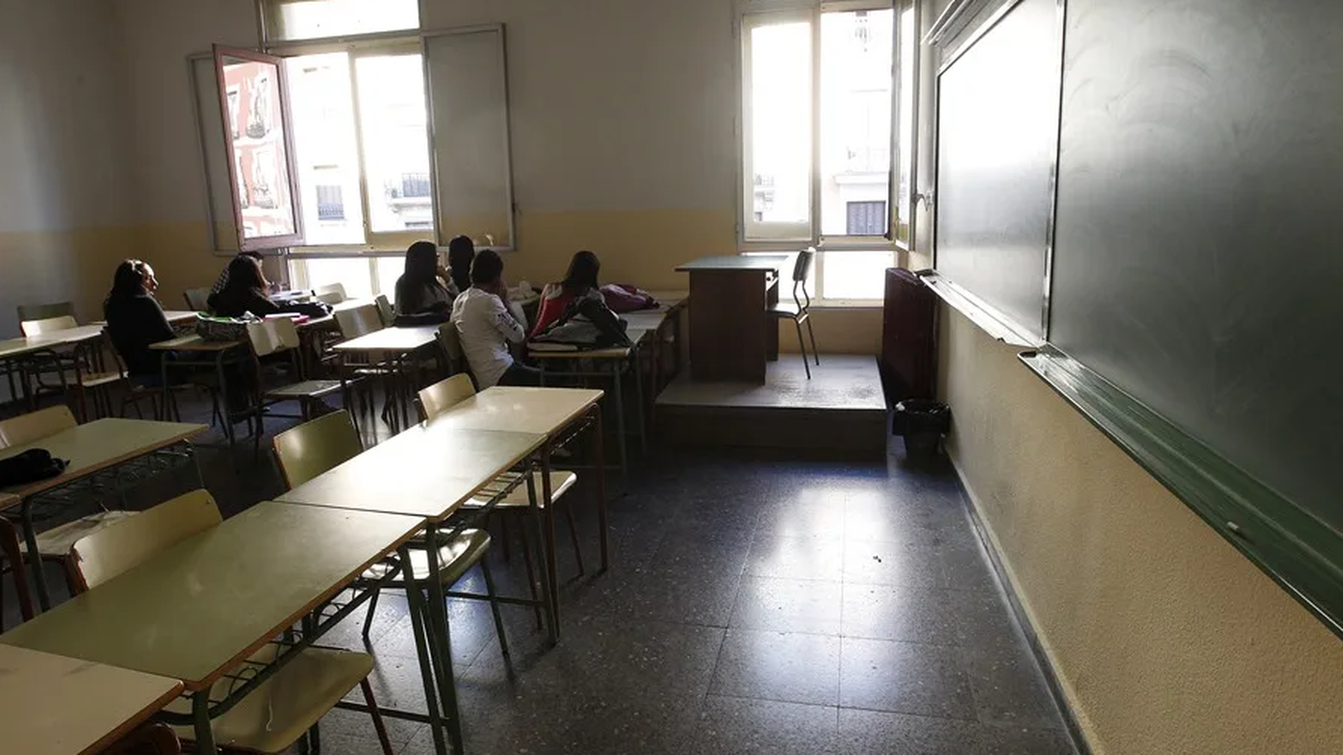 La madre del menor agredido en un instituto de Fuengirola denuncia las amenazas que recibía: "He visto miradas de ‘te quiero matar'”