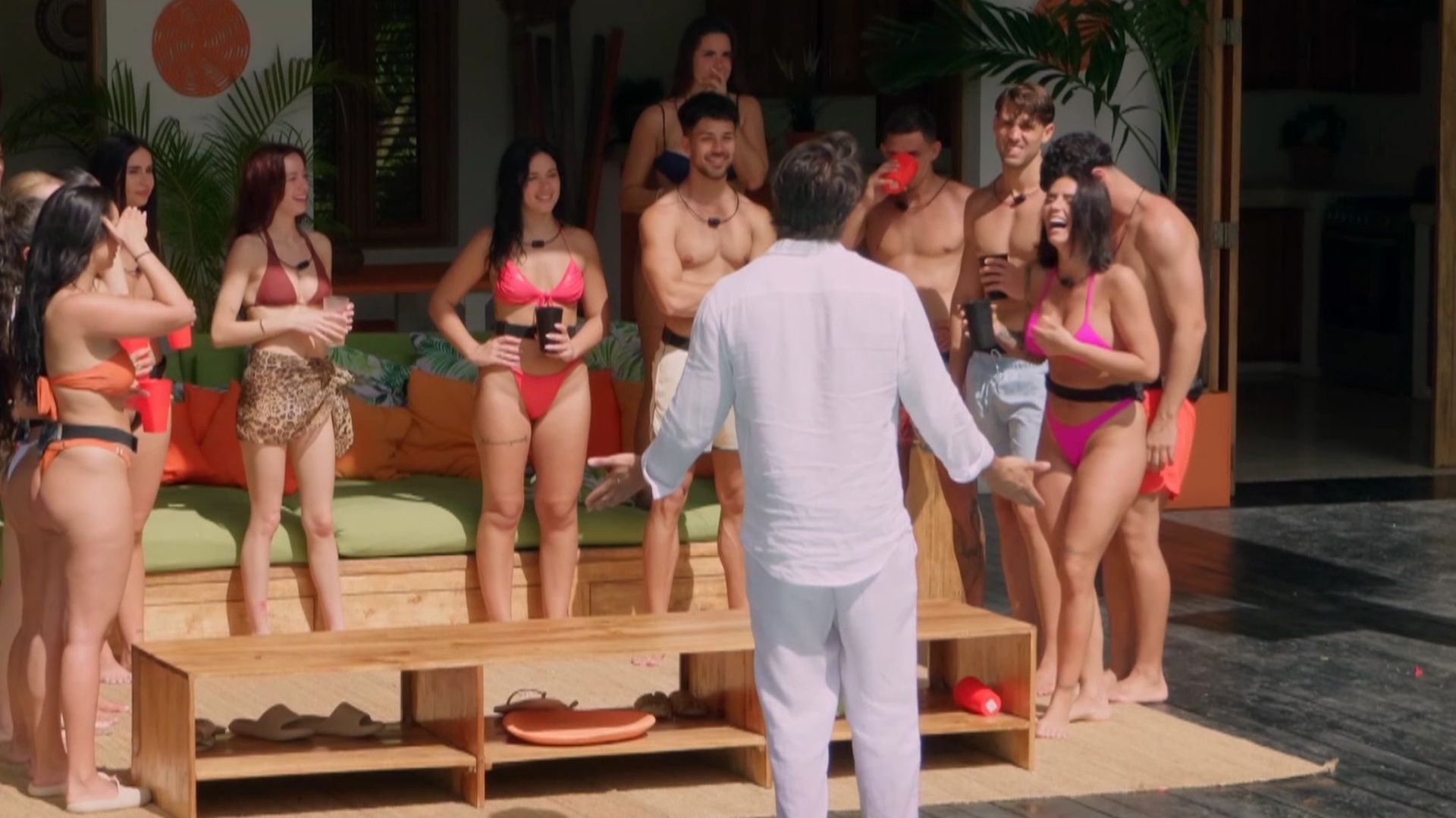 Lucas alucina al ver a Claudia en ‘Villa Montaña’ y revelan por qué se conocen: “¿Qué haces aquí?”