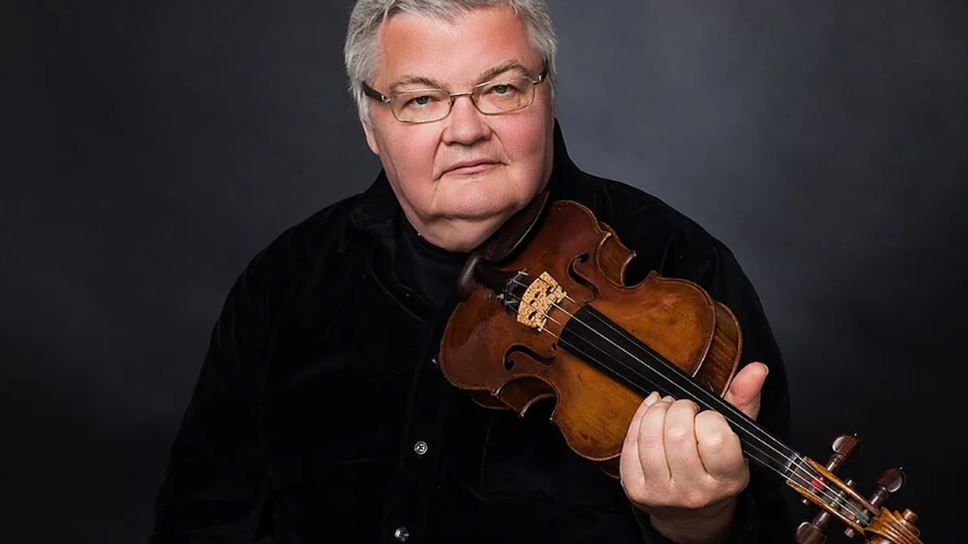 Muere Serguéi Stadler, violinista y director de la Orquesta de San Petersburgo, tras un infarto en pleno vuelo a Estambul