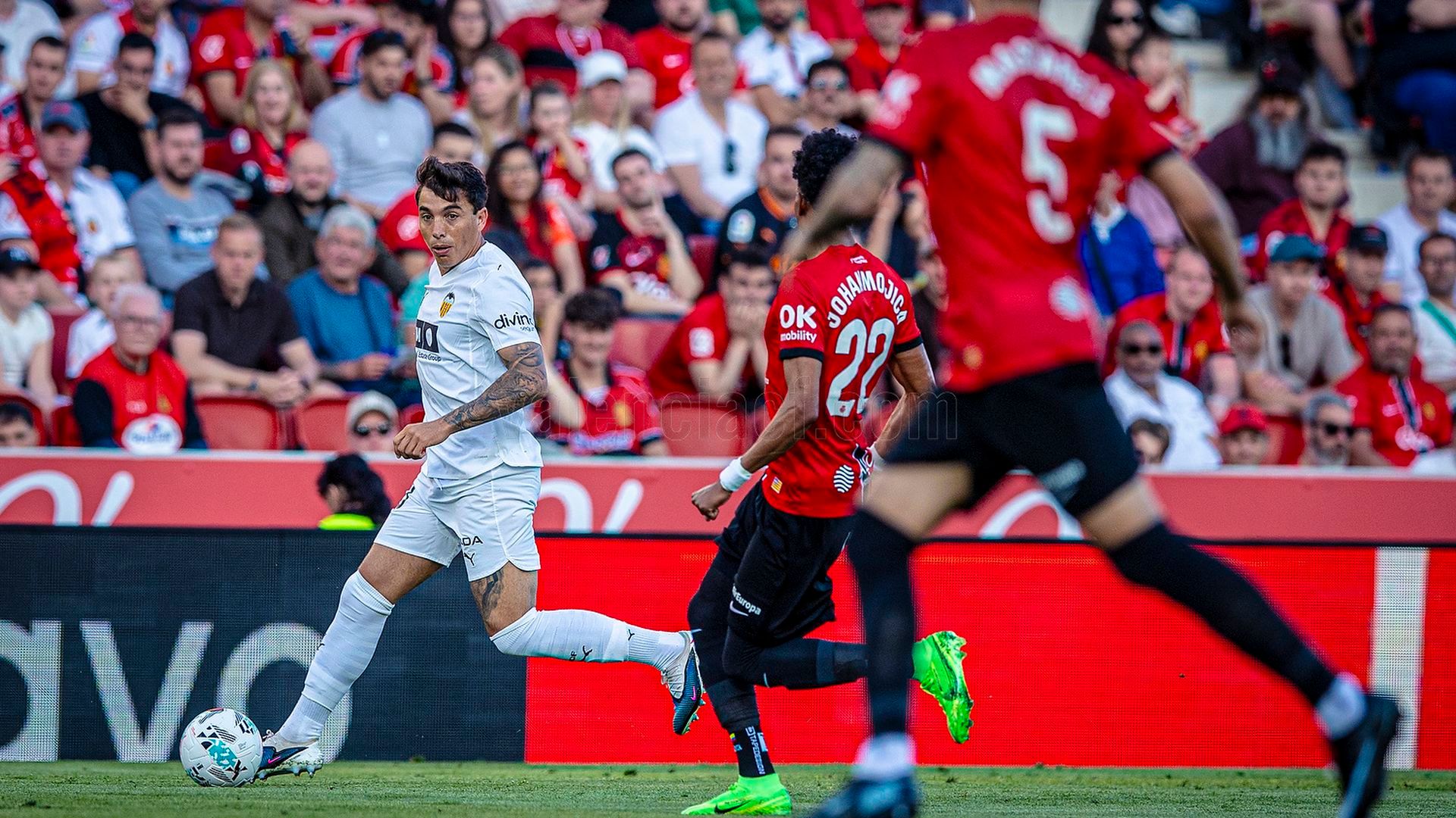 Renzo Saravia debuta con el Valencia CF