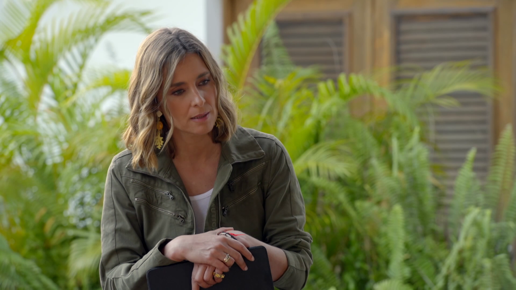 Sandra Barneda irrumpe en ‘Villa Montaña’ con la ‘tablet’ y los chicos alucinan al ver imágenes: “Ahora echaría a correr”