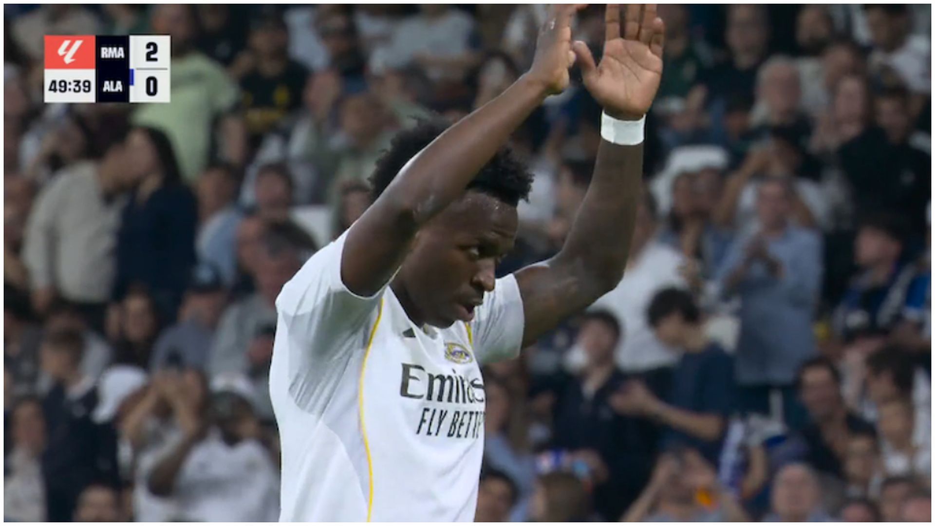 Vinicius pide perdón tras marcar al Alavés y Guti estalla: "No debe hacerlo"