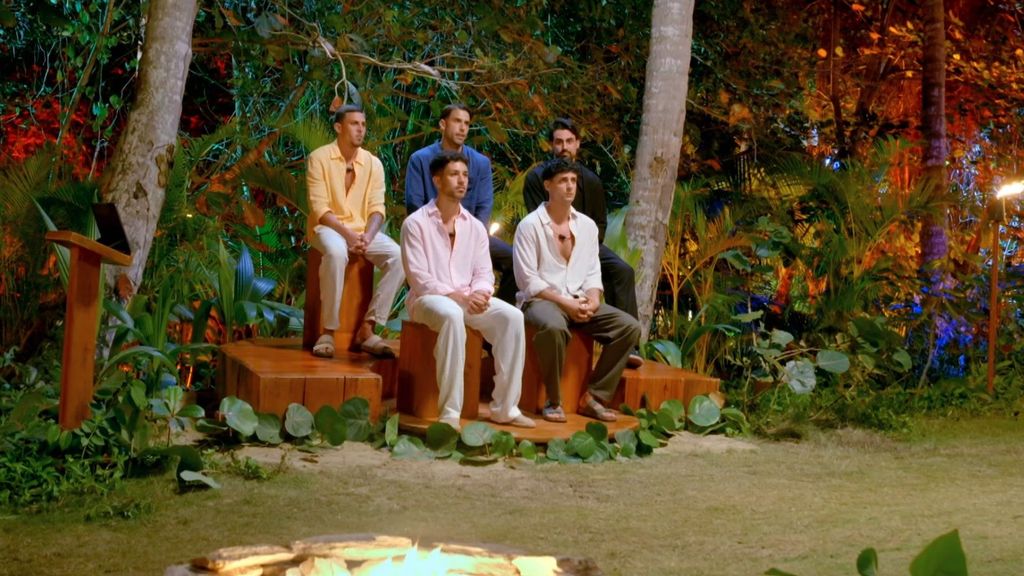 Así ha sido la primera hoguera de Álex y Lucas, al completo