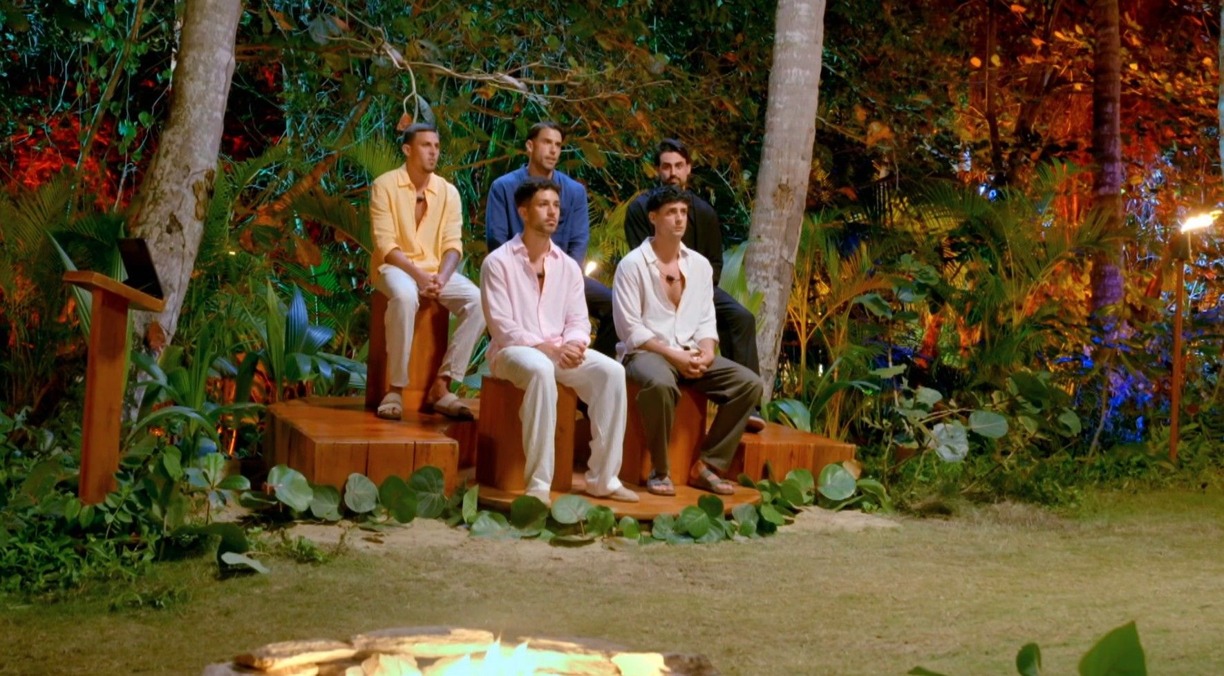 La primera hoguera de los chicos en ‘La isla de las tentaciones 10’: de las lágrimas de Álex al gran enfado de Lucas