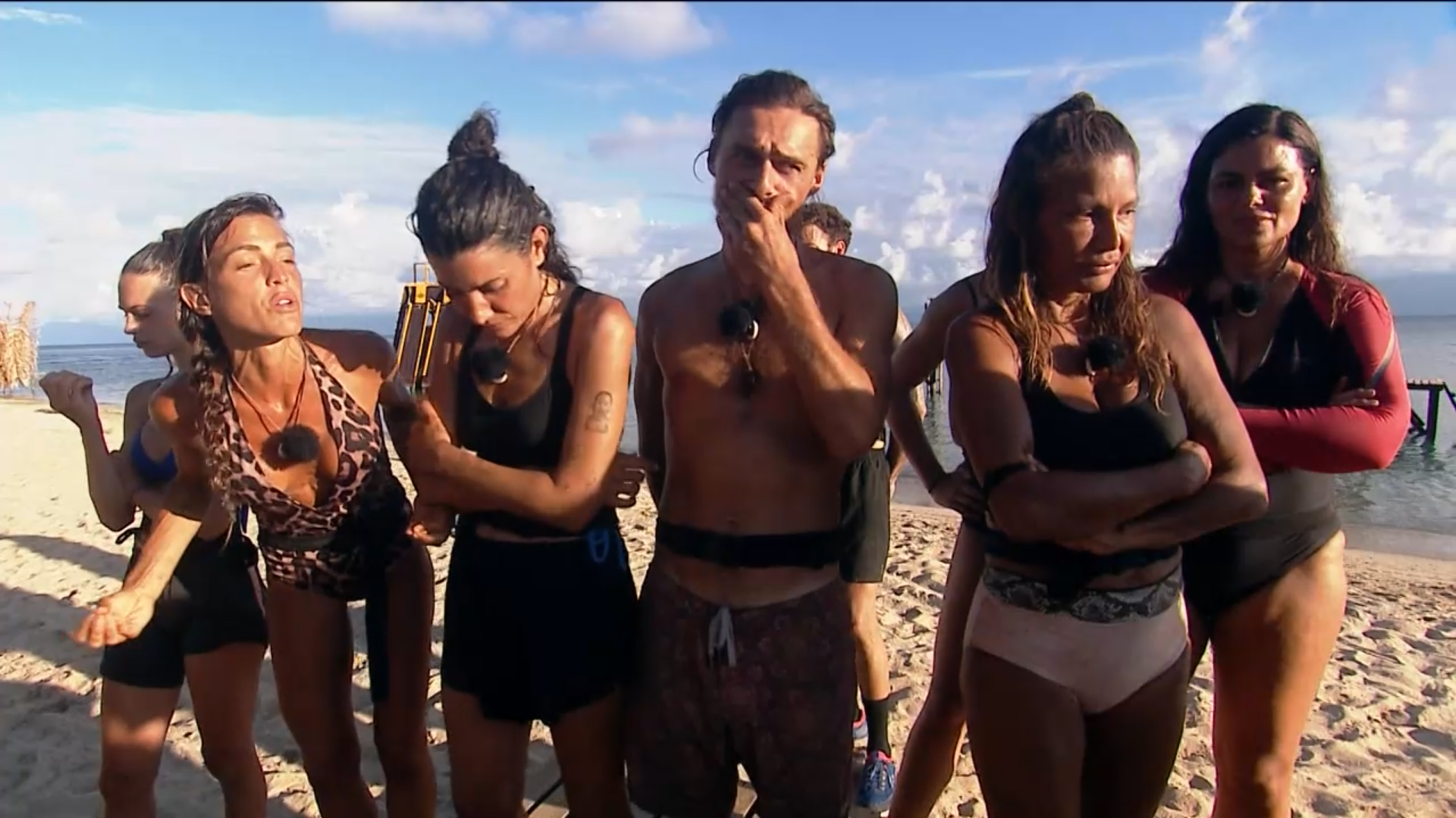 Ingrid Betancourt estalla contra 'Playa Derrota' por "desperdiciar comida" de la recompensa: "Me lo comería lleno de arena"