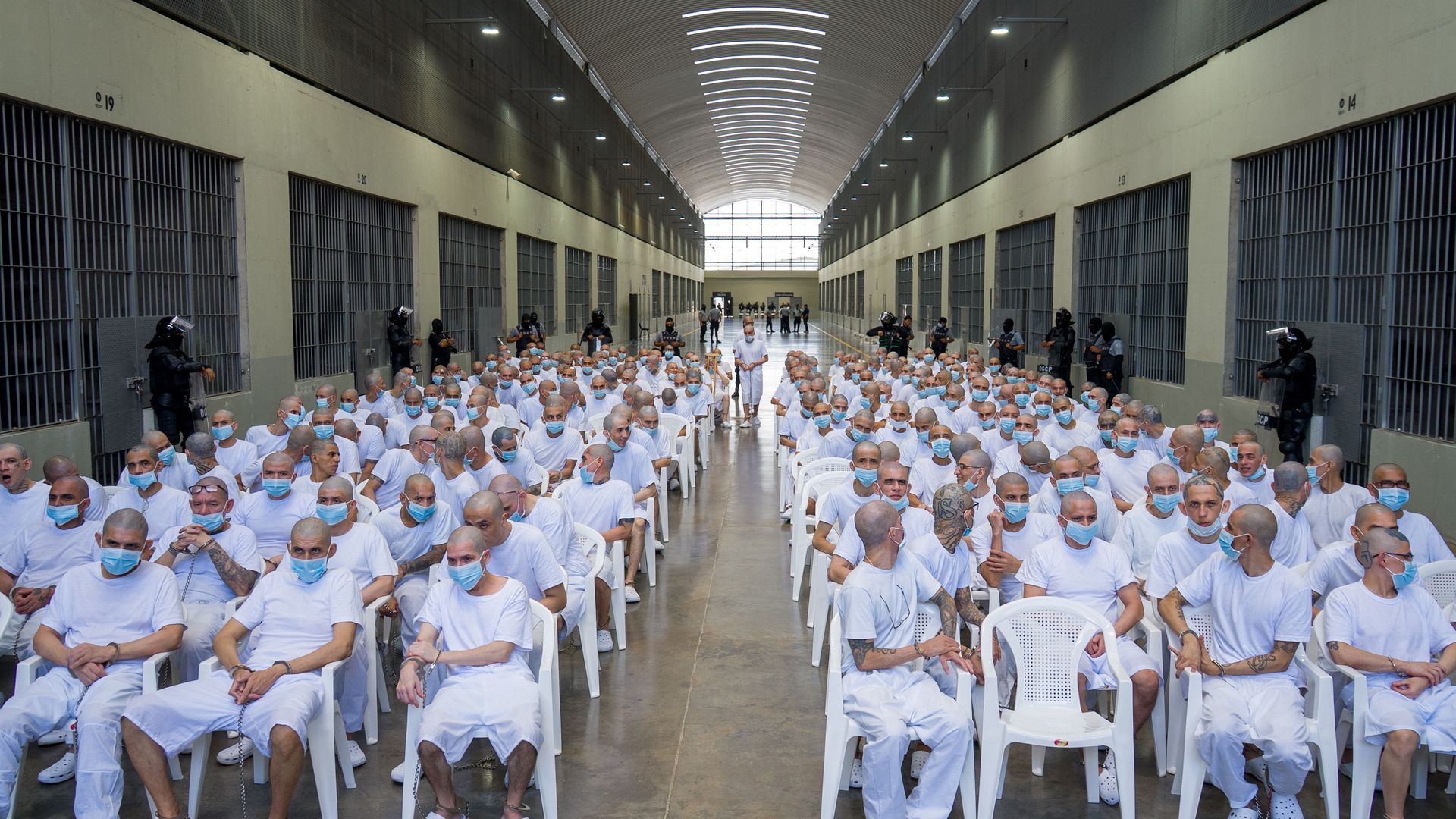 Casi 500 pandilleros de la Mara Salvatrucha llevados a juicio en El Salvador: hasta 245 años de prisión