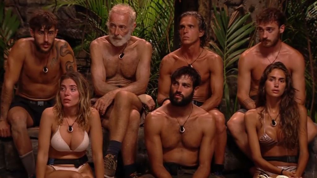 El equipo pilla a tres supervivientes robando comida y la reincidencia de uno de ellos condena al grupo: "La sanción va donde más os duele"