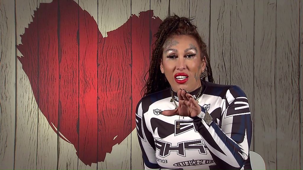 El enfado monumental de María Lara con su cita tras negarse a ir al reservado con ella y hacerle pagar a medias: “Me cago en tu estampa”