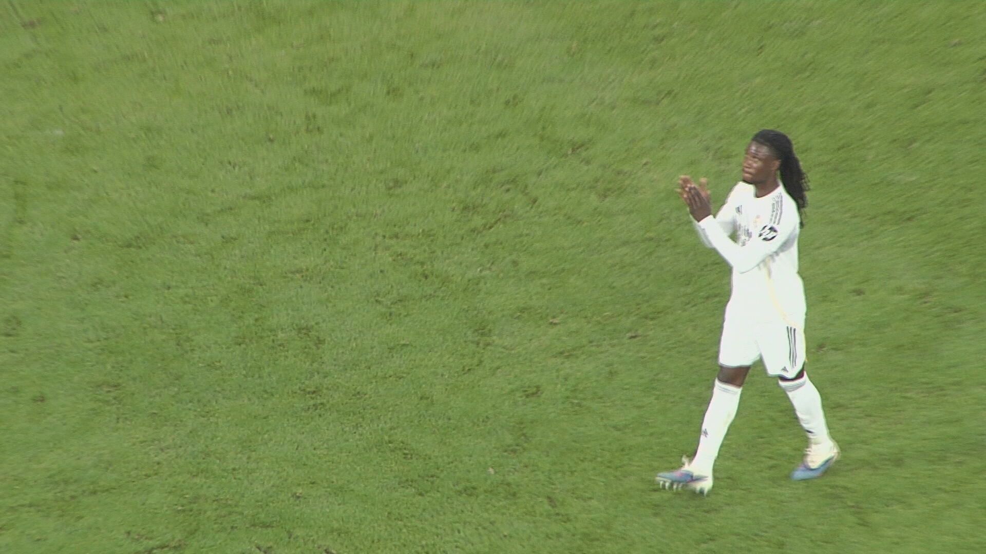 El gesto de Eduardo Camavinga al público del Bernabéu tras los pitos contra el Alavés