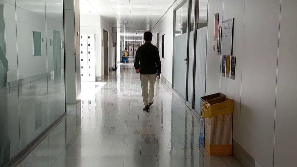 El hospital Sant Pau de Barcelona frena los tics del síndrome de Tourette a un joven 21 años: "Llevo una vida normal"