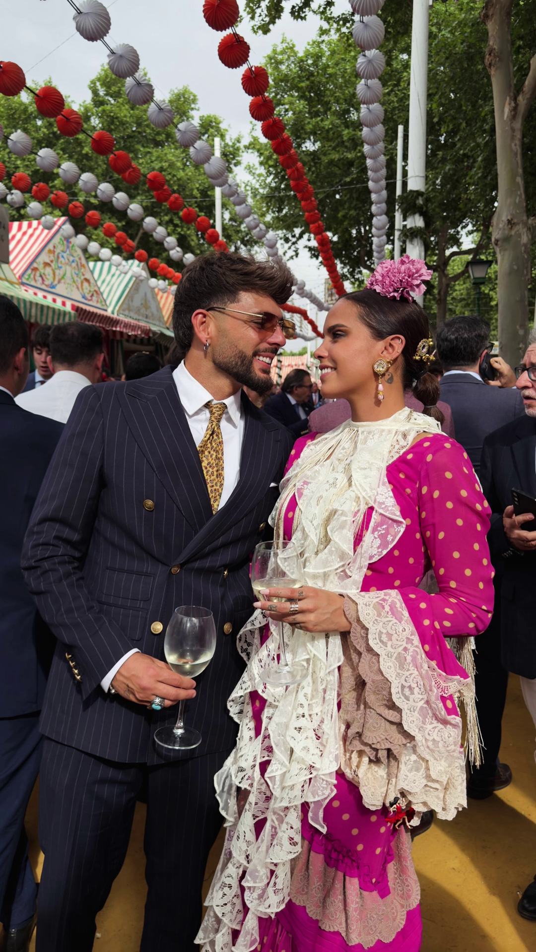 Gloria Camila y Álvaro García en la Feria de Abril de Sevilla