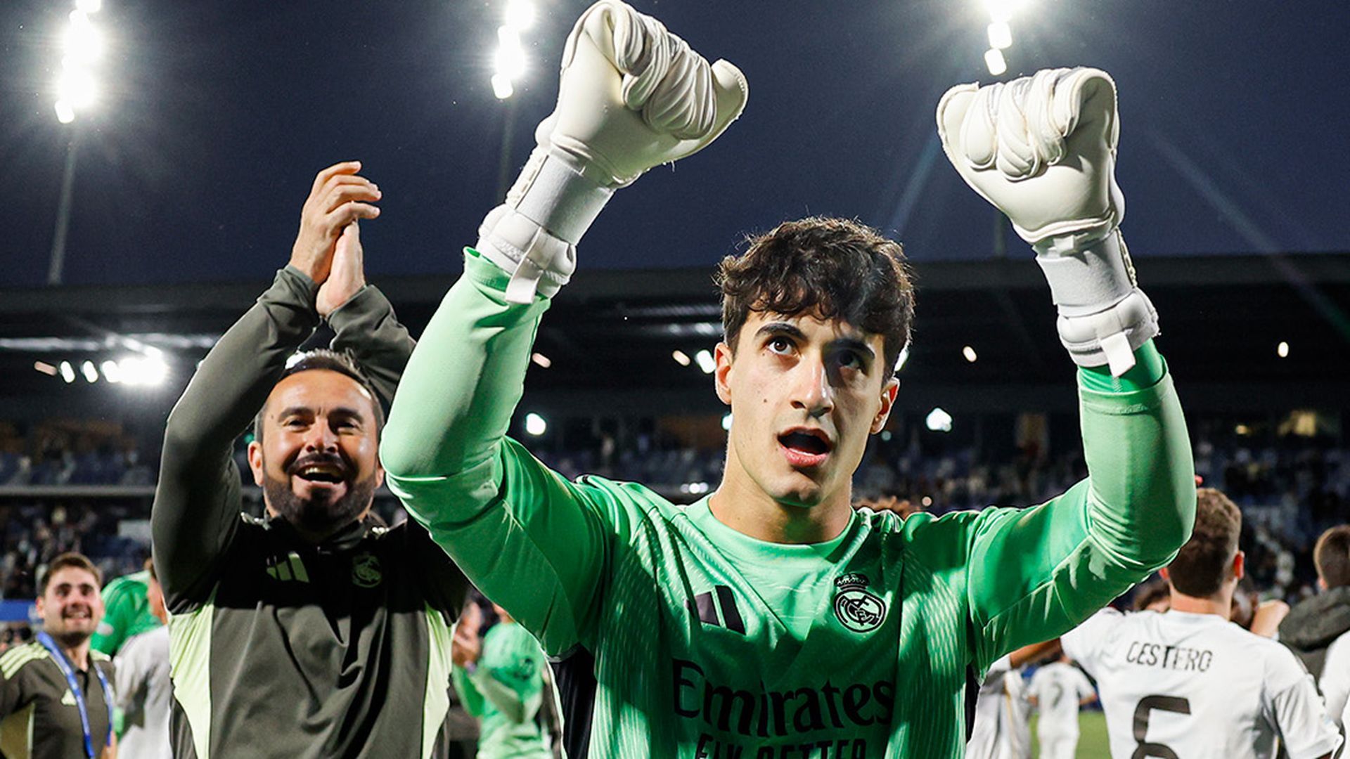 Javi Navarro celebrado el triunfo en la Youth League