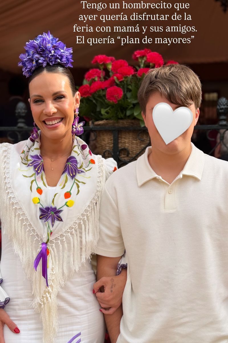 Jessica Bueno posa con su hijo Fran durante la Feria de Abril y revela la petición que le ha hecho