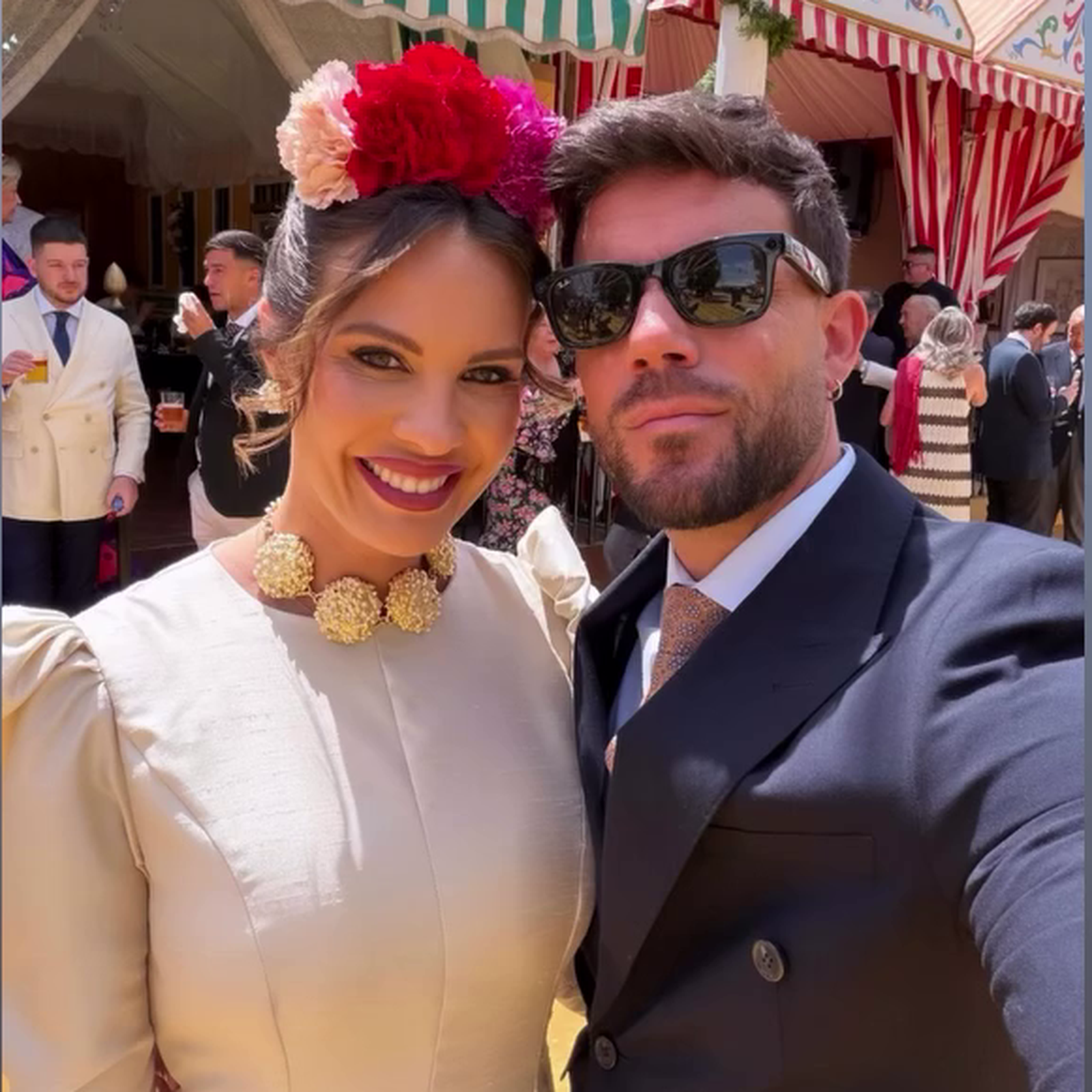 Jessica Bueno y Robert en el segundo día de Feria