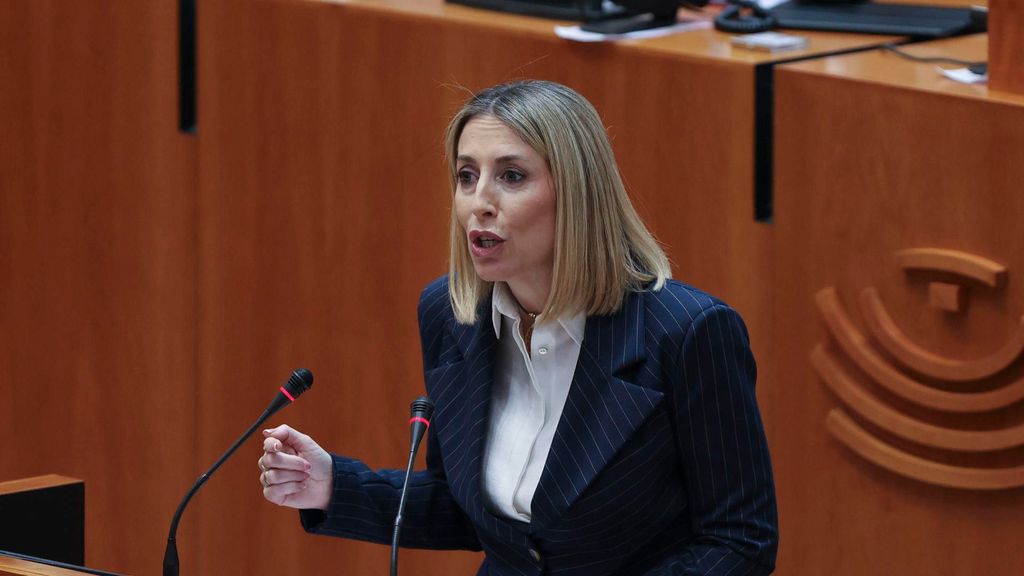 María Guardiola defiende su pacto con Vox tras ser investida como presidenta de Extremadura, a pesar de la polémica 'prioridad nacional'