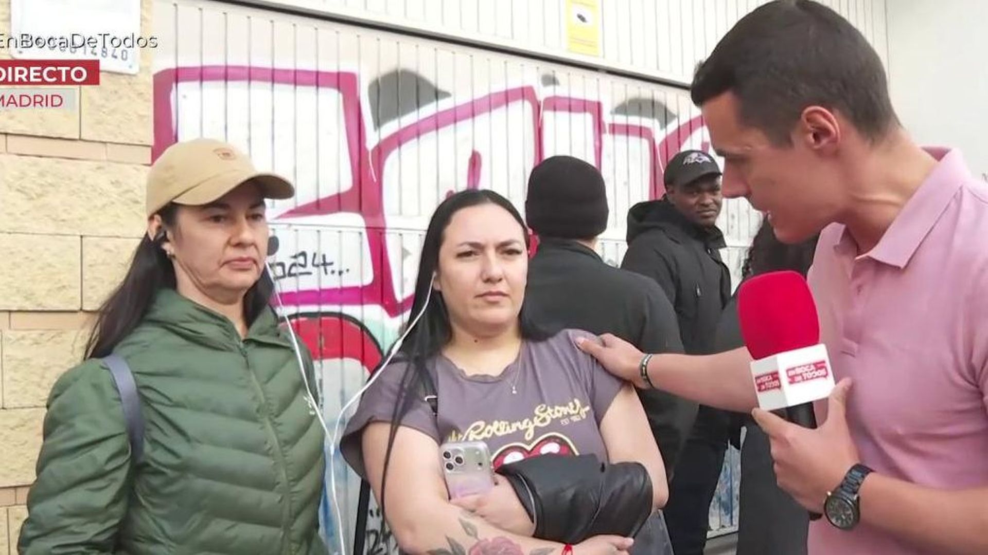 Las mafias abusan de los inmigrantes desesperados para conseguir su regularización