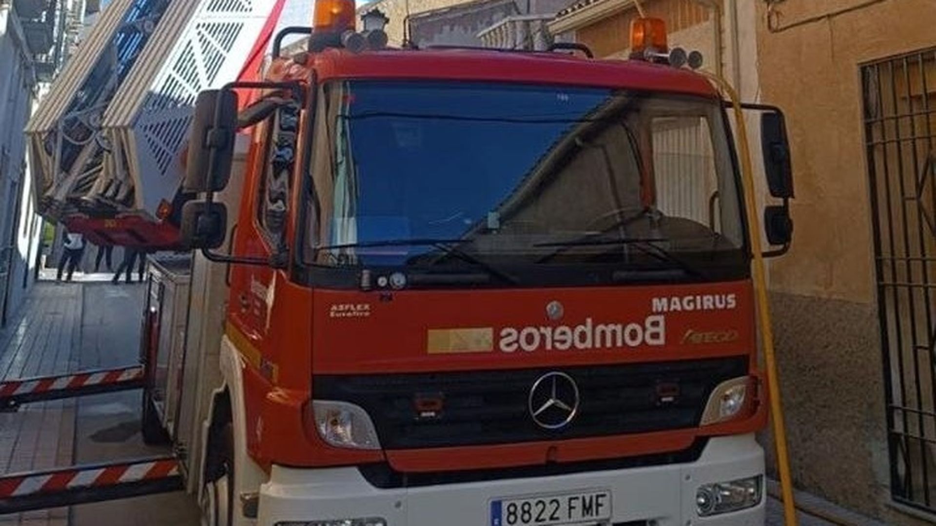 Un muerto y un herido muy grave tras el desplome de un andamio de obra en Benidorm, Alicante